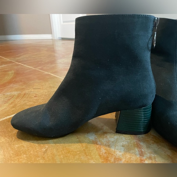 Boots - Picture 2 of 4